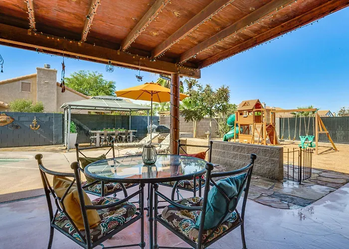 Desert Oasis W/ Private Pool & Gym! *