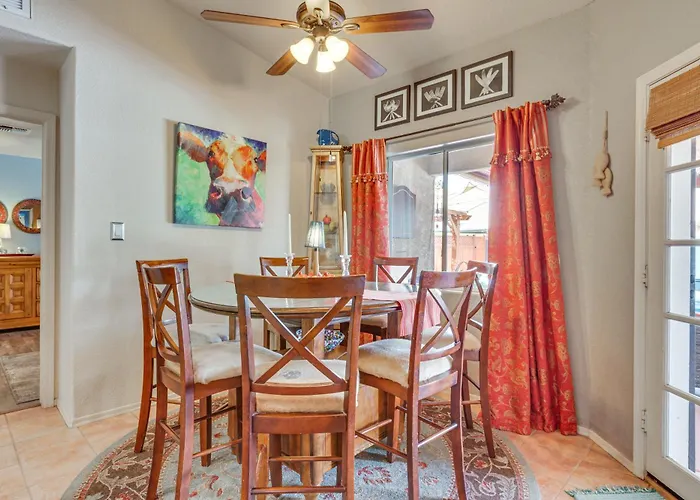 Desert Oasis W/ Private Pool & Gym! Holiday home *