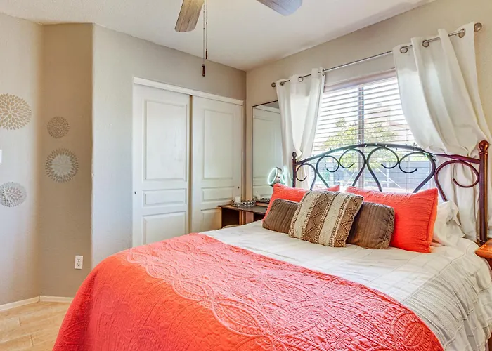 Desert Oasis W/ Private Pool & Gym! Holiday home Yuma