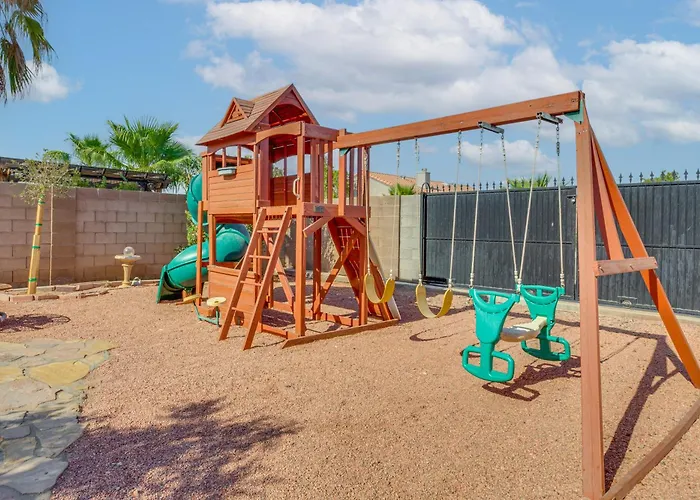 Holiday home Desert Oasis W/ Private Pool & Gym! *